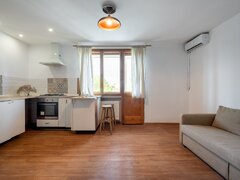 Dr. Felix, vanzare garsoniera